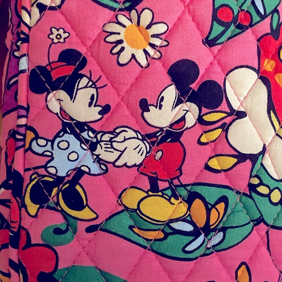 Vera Bradley Just Mousing Around Quilted Crossbody - Picture 7 of 15